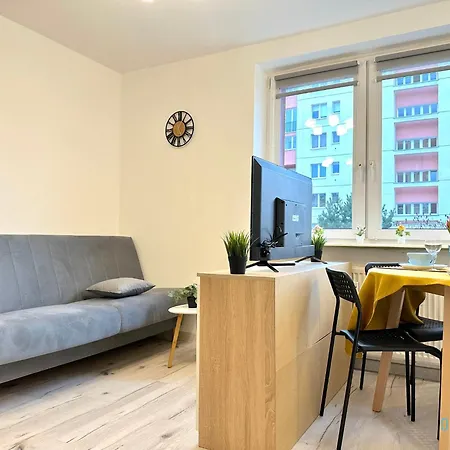 Honey Apartment- Cozy Retreat, 10 Minutes To Old Town 公寓 格但斯克