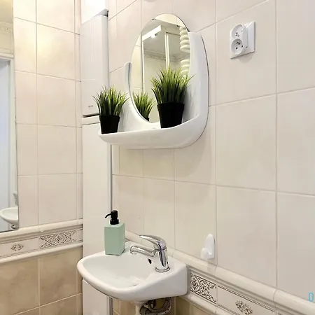 Honey Apartment- Cozy Retreat, 10 Minutes To Old Town * 格但斯克